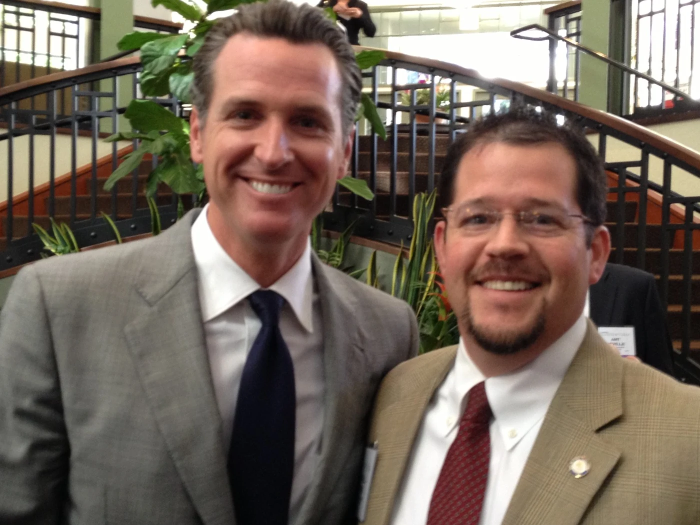 Randall Stone in discussion with then-Lieutenant Governor Gavin Newsom at the Governing California Leadership Conference